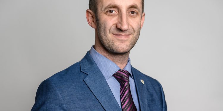 Një shqiptar zgjidhet President i Këshillave Ndërfetarë të Europës
