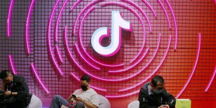 Kongresi Amerikan kërkon ta ndalojë, Kina i del në mbrojtje “TikTok”-ut