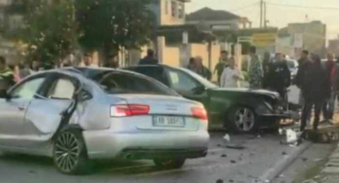 Aksident në Cerrik, përplasen 2 makina