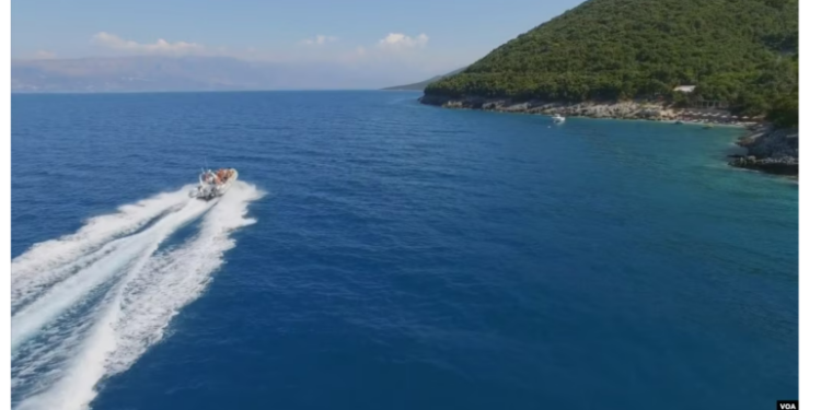 Projekti turistik i dhëndrit të Trump për Sazanin, në vëmendje të Zërit të Amerikës