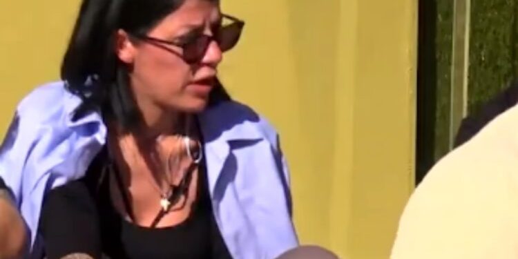 Më ka marrë malli për vajzën ”- Ledjona bën gati valixhet