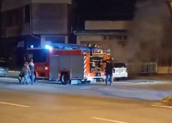Shkodër/ Përfshihet nga flakët një makinë, policia në vendngjarje
