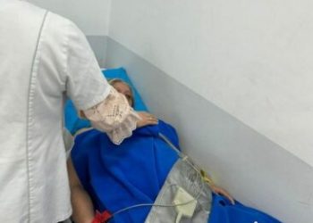 Bardhi i ‘mbyll gojën’ skeptikëve, nxjerr foton e nënës nga spitali