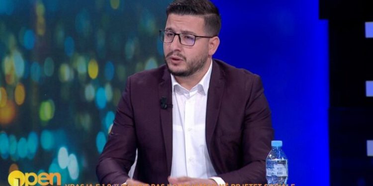 Vrasja e 19-vjeçarit në Fier, të rinjtë u konfliktuan në ‘TikTok’