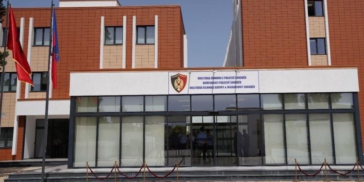 Transportonte 5 emigrantë me makinë, arrestohet 19-vjeçari në Shkodër