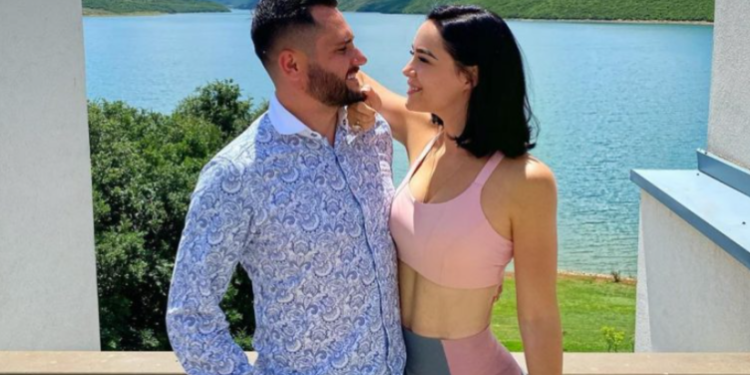 “Përsëri bashkë me Besin”, Xhensila Myrtezaji sapo bëri lëmsh rrjetin