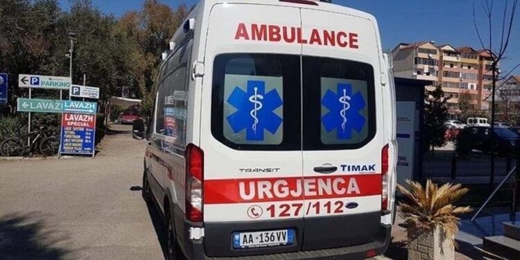 E rëndë në Mamurras/ Ra aksidentalisht në kontakt me korentin, humb jetën 17-vjeçari