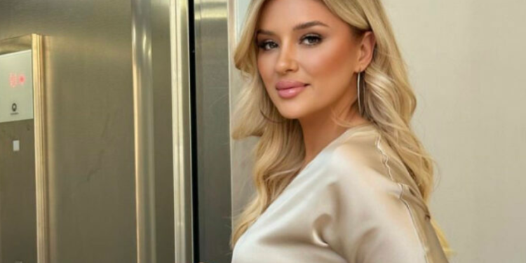 Alketa Vejsiu goditet me kanaçe në skenën e ‘X Factor’