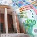 Euro në rënie drastike, i afrohet barazimit me lekun