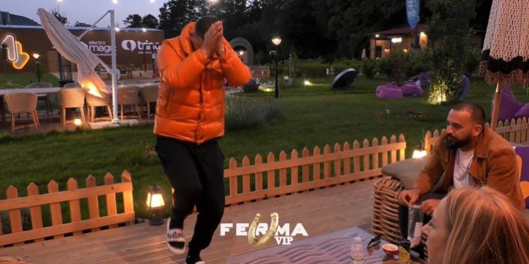 Flori dhe Dijonisi i mësojnë Marianës “Vallen e Gjelit”, momente gazmore mes fermerëve