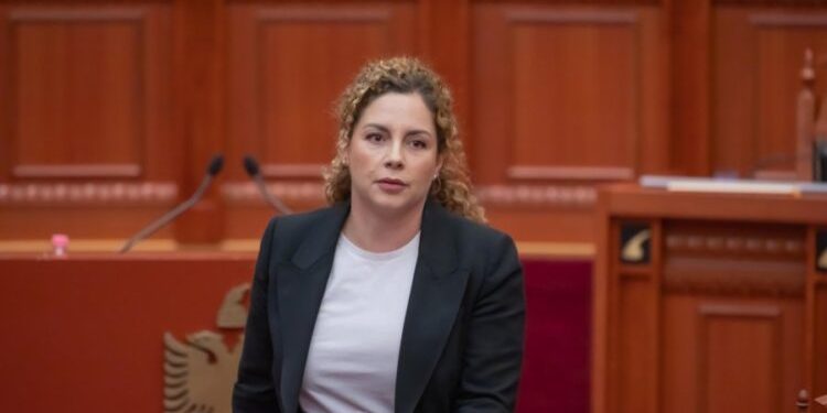 Mandati i Xhaçkës, Zëri i Amerikës: Socialistët vendosën të mos i binden Gjykatës