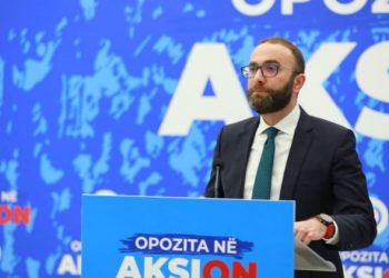 Bardhi pas deklaratës së Ramës: Mbështeti Veliajn më shumë sesa vëllain