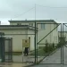 Shkoi për t’i dërguar ushqime të afërmit por me vete kishte edhe drogë, arrestohet një person në burgun e Drenovës