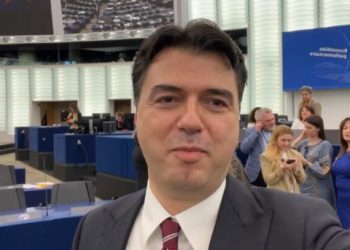 PE miraton rezolutën për konfiskimin e aseteve ruse dhe përdorimin për rindërtimin e Ukrainës, Basha përshëndet vendimin