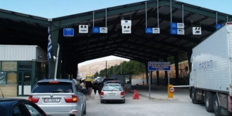 Greva, nga nesër mbyllen të gjitha pikat kufitare me Greqinë