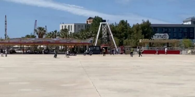 U përplas nga motori elektrik, përfundon në spital 15-vjeçarja në Vlorë