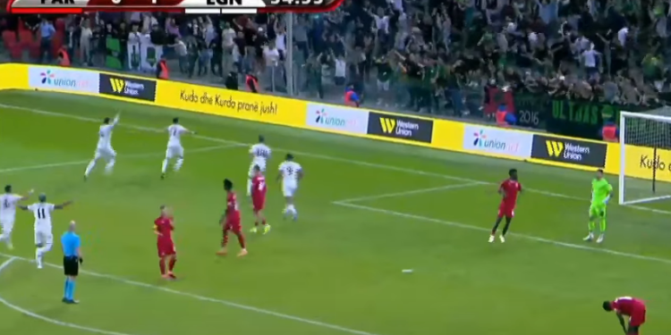 VIDEO/ Tifozët e Egnatias në delir, rrogozhinasit në avantazh ndaj Partizanit