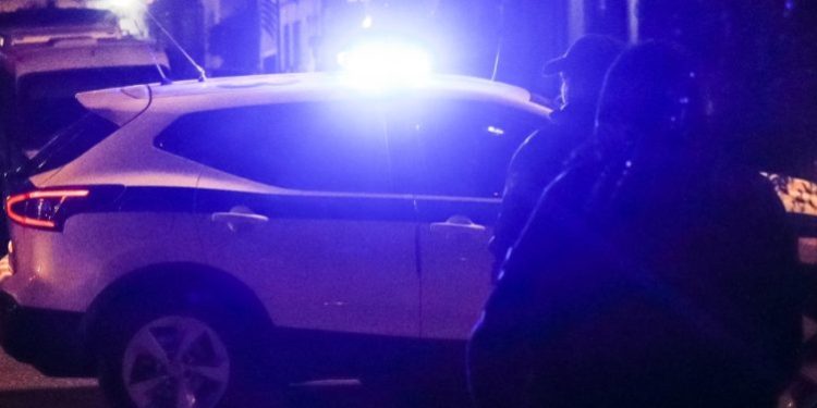 Atentat çiftit shqiptar në Greqi, burri vdes në vend dhe gruaja në gjendje të rëndë
