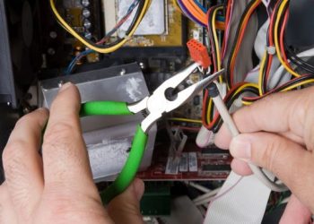 Bien në kontakt me energjinë elektrike, pronari i hotelit në Dhërmi dhe dy punonjës përfundojnë në spital