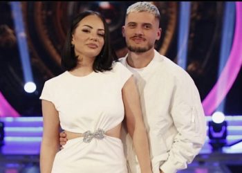Sara poston foton duke ngrënë fasule: Bebi nuk ka naze, ka gusto