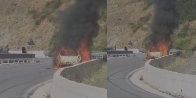 Merr flakë në ecje e sipër makina në Vlorë, shpëtojnë shoferi dhe pasagjeri