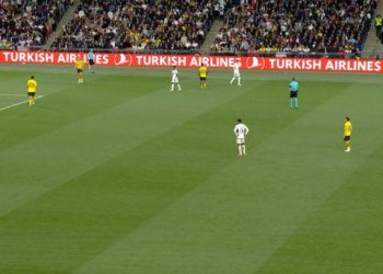 Dortmund-Real/ Mbyllet pjesa e parë, gafa e Adeyami, shtylla dhe Courtois ndalin gjermanët