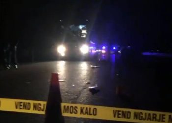 Vdes 8-vjeçarja që u përplas nga makina në Gjirin e Lalëzit, shoferi 18-vjeçar sapo kishte marrë patentën