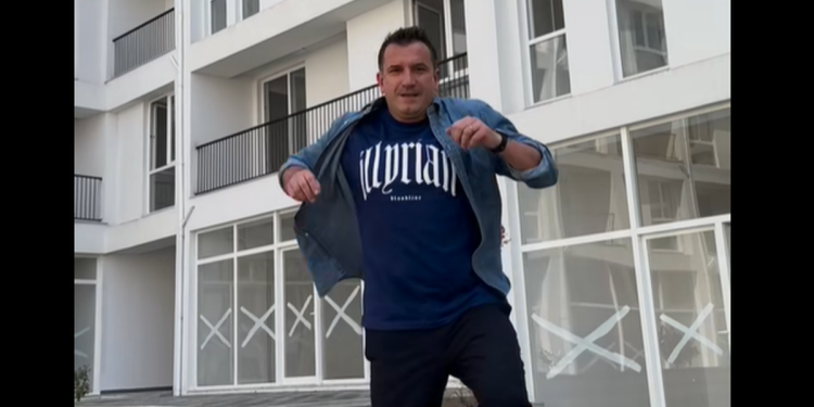 Degjenerohet spiderman-i Bashkisë