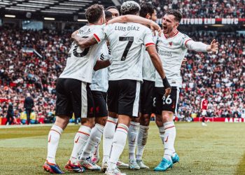 Liverpool bën ligjin në “Old Trafford”, mposht Man.United dhe ndjek Cityn në krye!