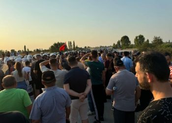 Protesta e banorëve “zmbraps” Ramaën, do të hapen nyjet e kalimit në aksin Thumanë-Kashar