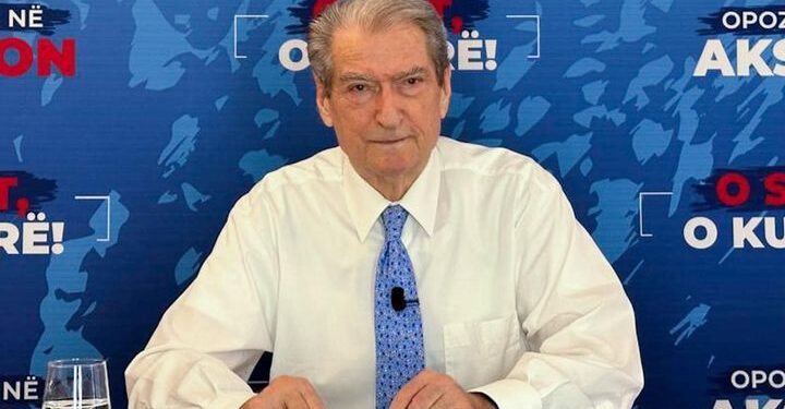Denoncon Berisha: Dhunë policeske në shkolla ditën e mosbindjes civile!