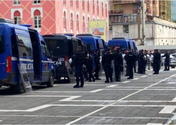 Protesta e opozitës, policia: Rrugët do bllokohen prej orës 18:00