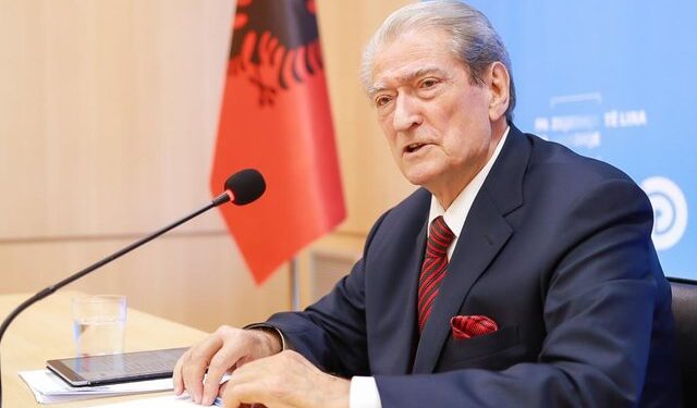 Sali Berisha feston sot ditëlindjen