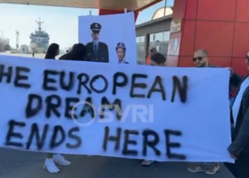 Banorët e Lezhës në protestë kundër refugjatëve
