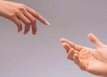 Touch starvation: Çfarë është dhe si ndikon tek ti?