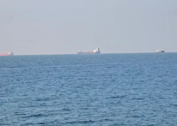 Mbërrin në Portin e Durrësit anija me mbetje toksike