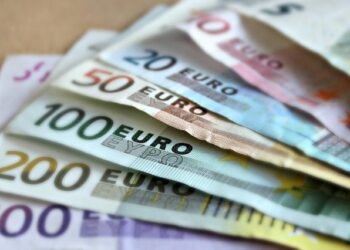 Këmbimi valutor, me sa shiten dhe blihen monedhat e huaja