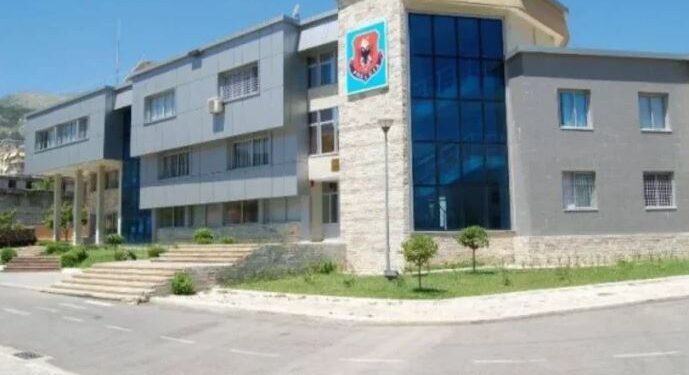 Morën peng 53-vjeçarin, arrestohet çifti në Gjirokastër