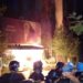 Protestuesit hedhin molotov dhe i vënë flakën selisë së PS-së,