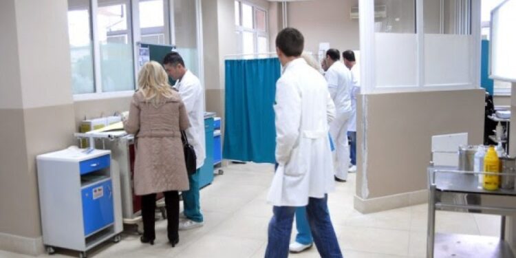 Përfundojnë në spital disa banorë në Dibër, mes tyre dhe të mitur