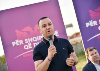 Një ditë pasi u paraqit në SPAK, deputeti i PS dorëzon mandatin