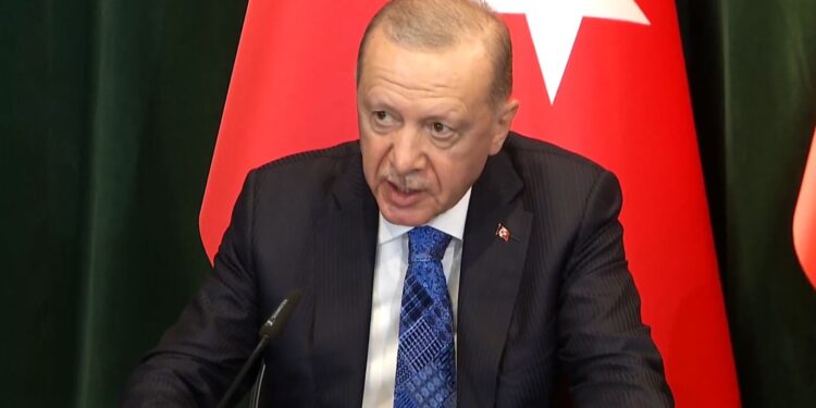 Inaugurimi i xhamisë, Erdogan: Dhuratë për motrat e vëllezërit myslimanë në Shqipëri