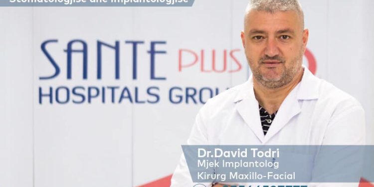 “Do të mësohesh”/Rikthehet dentisti mashtrues, qytetarja paguan 3000 euro dhe mbetet pa dhëmbë në gojë