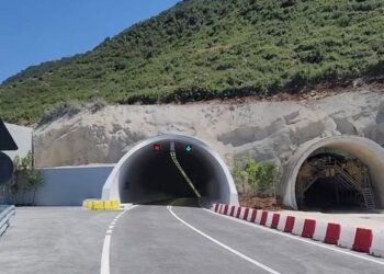 Mbyllet nga sot qarkullimi në tuneli i Llogarasë