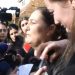 E pranishme në protestë, tezja e Martin Canit humb ndjenjat