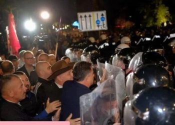 Mosbindja civile/ Procedohen penalisht deputetët e opozitës, e pësojnë dhe 64 protestues