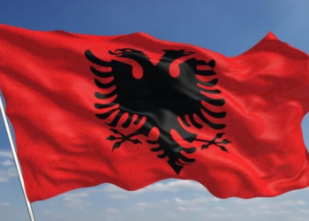 Që shqiponja dykrenore të bëhet dykrenare!