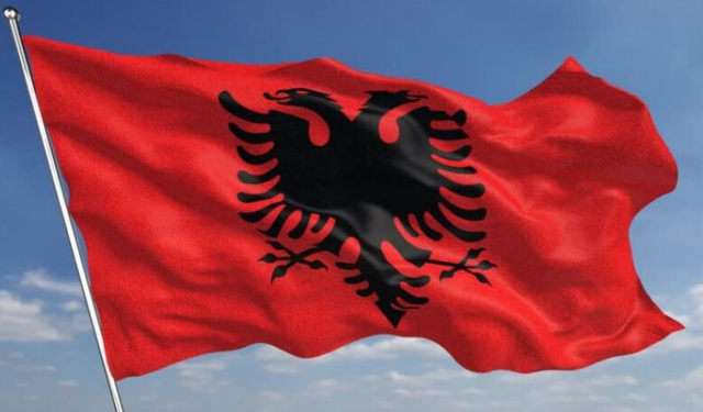 Që shqiponja dykrenore të bëhet dykrenare!