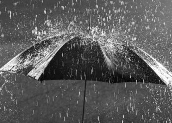 Reshje shiu dhe ulje temperaturash, si do të jetë moti gjatë fundjavës
