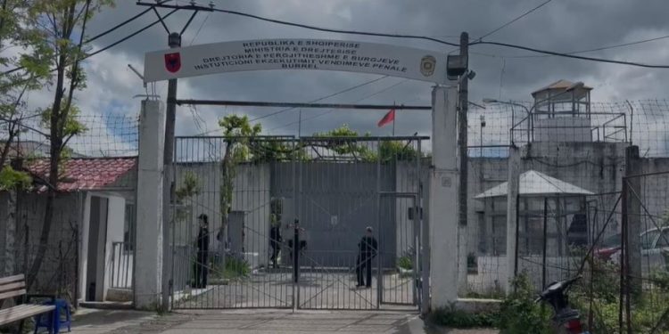 Alarm për bombë pranë burgut të Burrelit